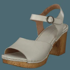 Amelia Offwhite
