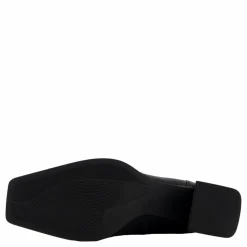 Hedda Black