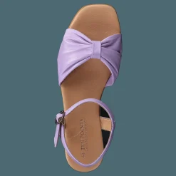 Madeleine Lilac