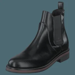 Malin Chelsea Black