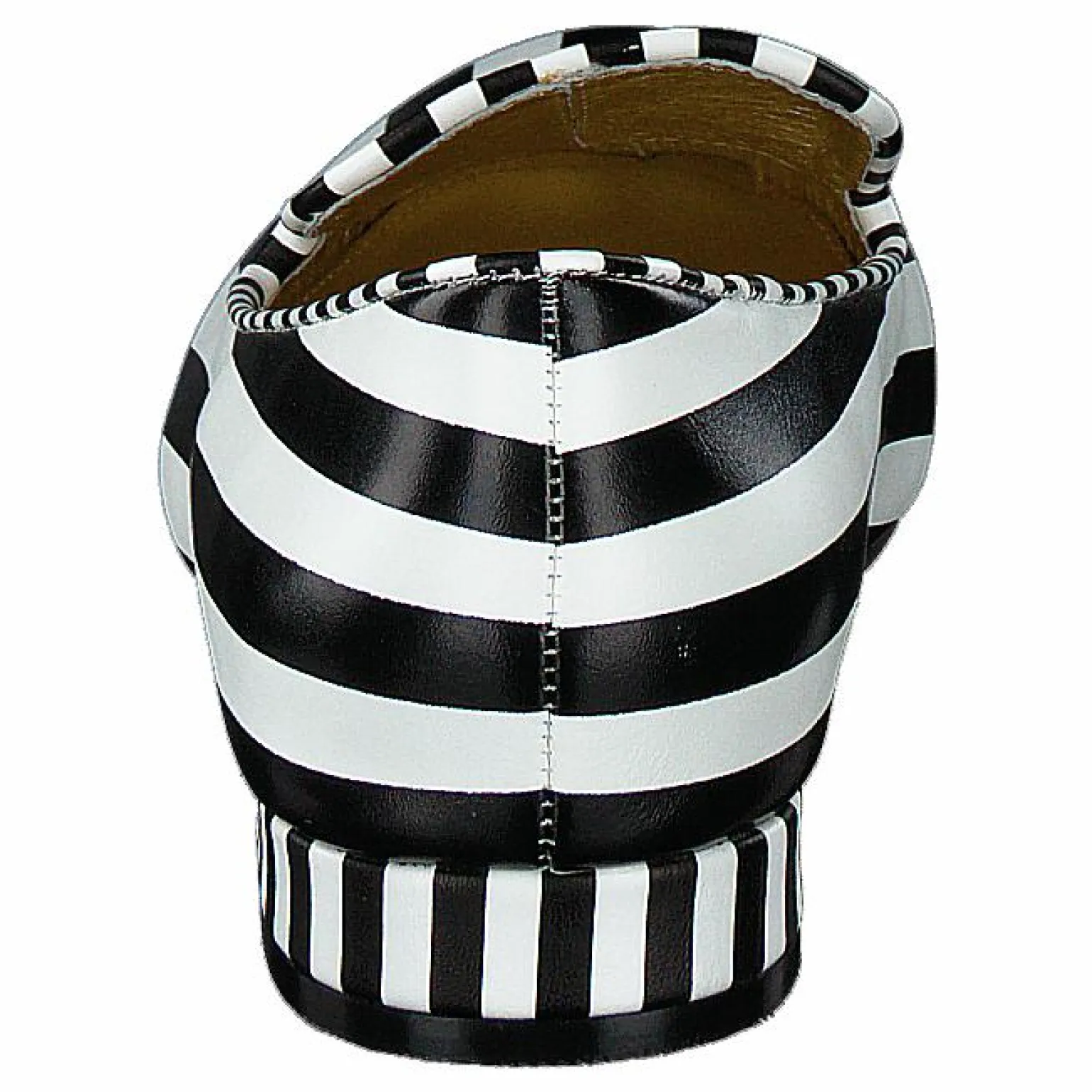 Penny Black/white