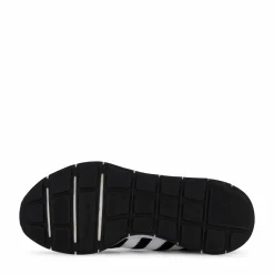 Swift Run Rf Core Black/ftwr White/core Bla